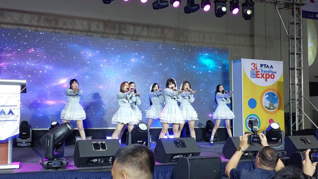 The MNL48 girls performing on stage.